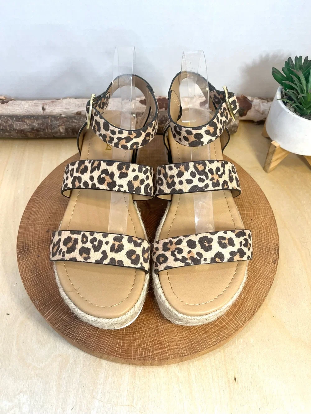 NWT Soda Bryces Cheetah Print Platform Espadrille Sandals Size 10
